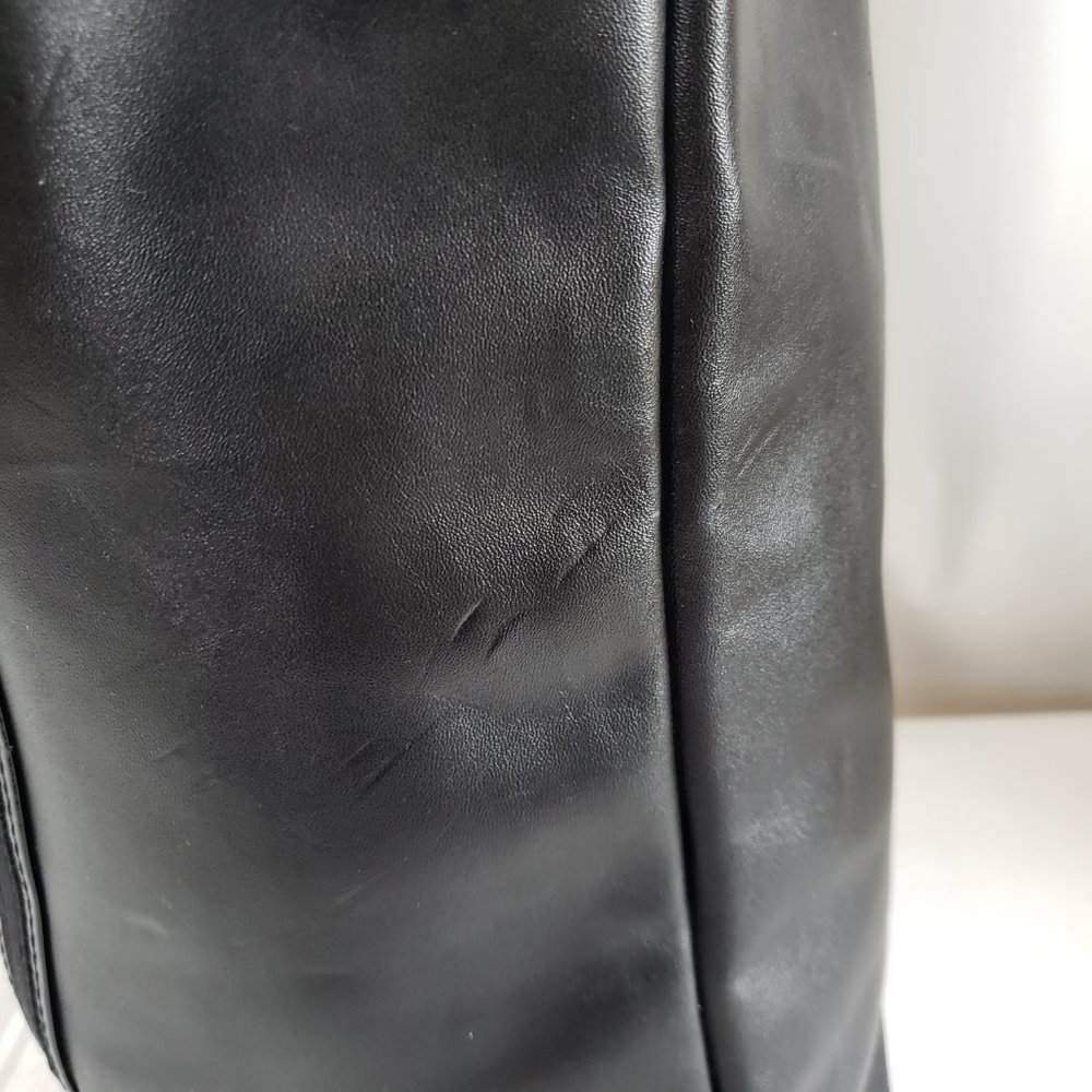 Designer Parfums GIVENCHY Black patent leather tote bag - Picture 8 of 11